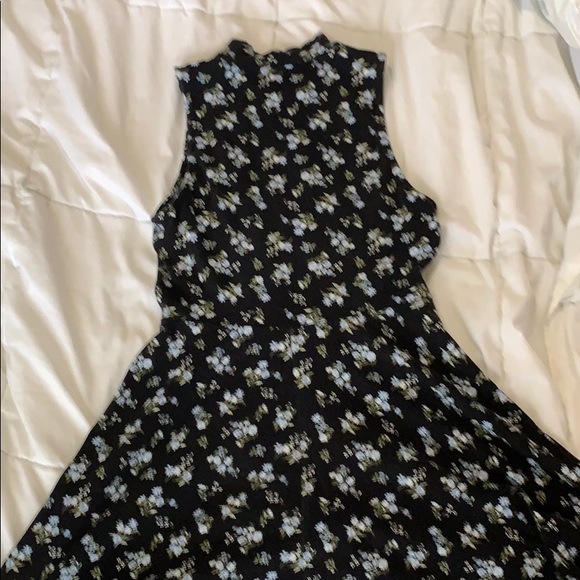 Forever 21 Floral Skater Dress - Picture 2 of 3